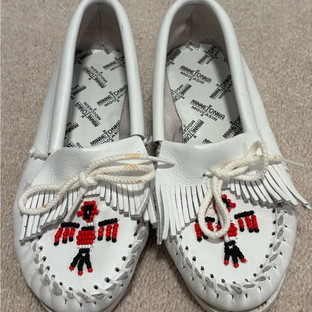 Vintage Minnetonka White Leather Women’s 5 Moccasin Thunderbird Youth 3.5